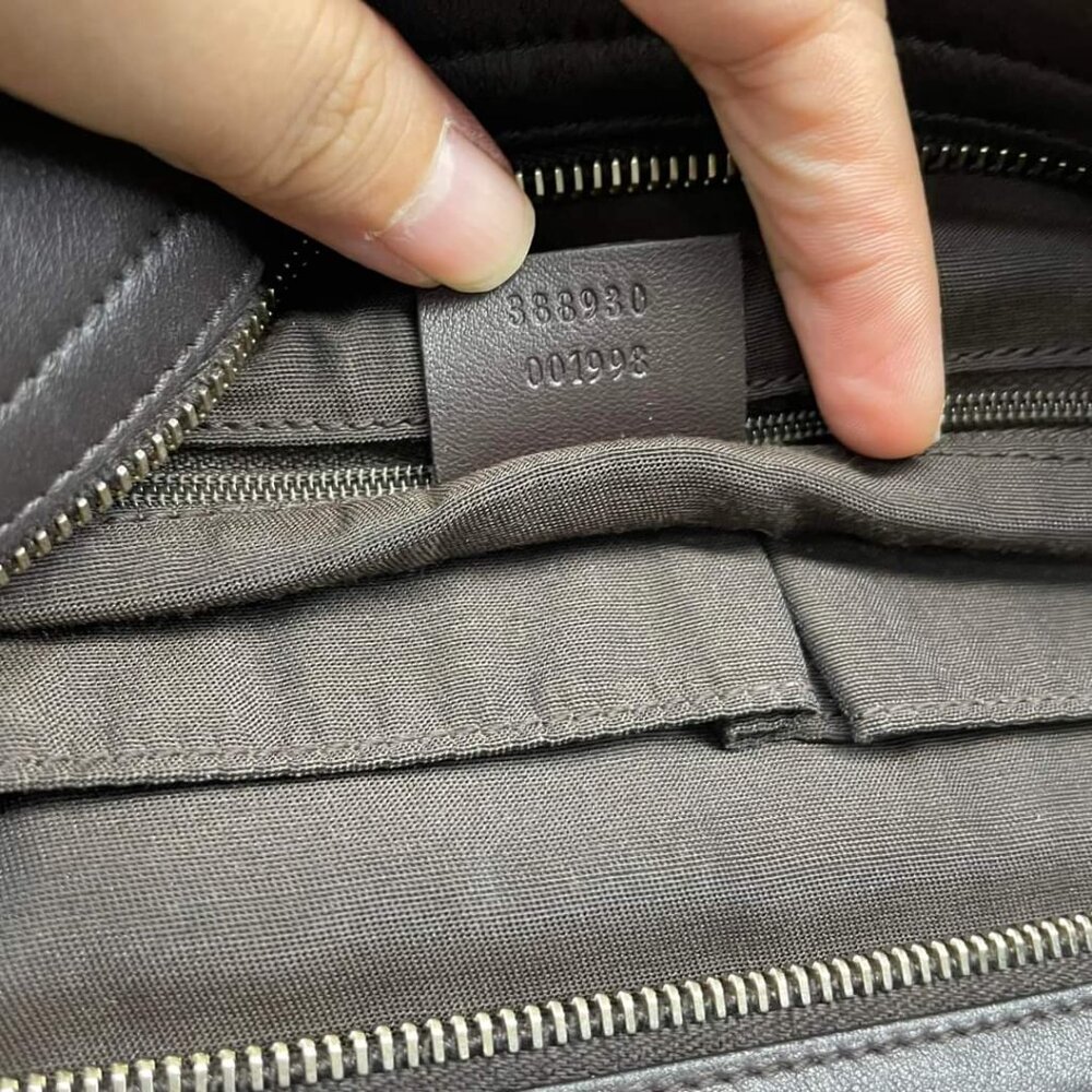 100% Authentic GUCCI GG Canvas Shoulder Bag - Picture 12 of 14